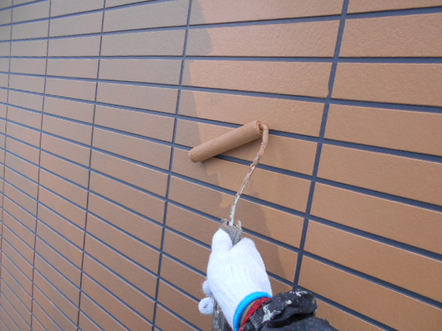 外壁塗装 ダブルトーン仕上 上塗一回目+上塗二回目
